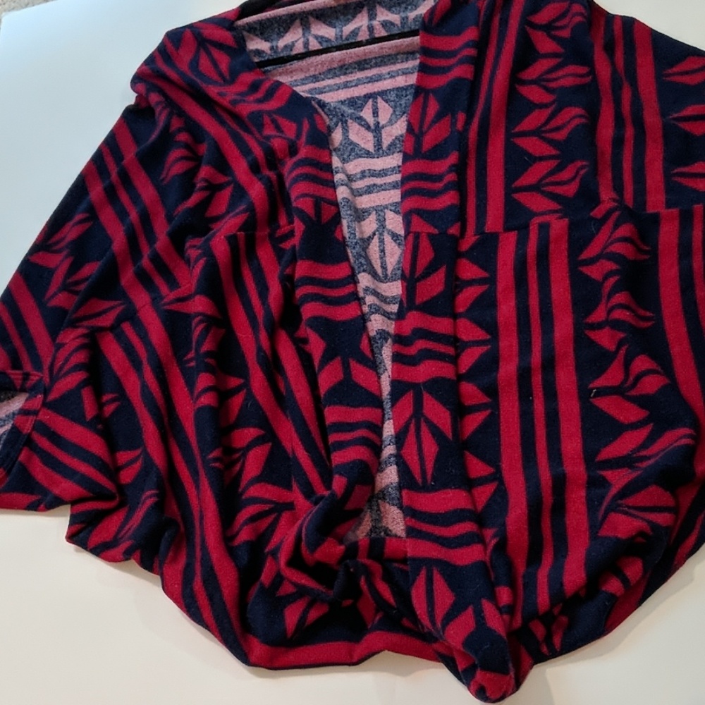 Oversized magenta and navy sweater. Size small